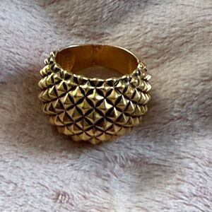 5 for 35 Beautiful vintage gold tone spiked dome ring size 7